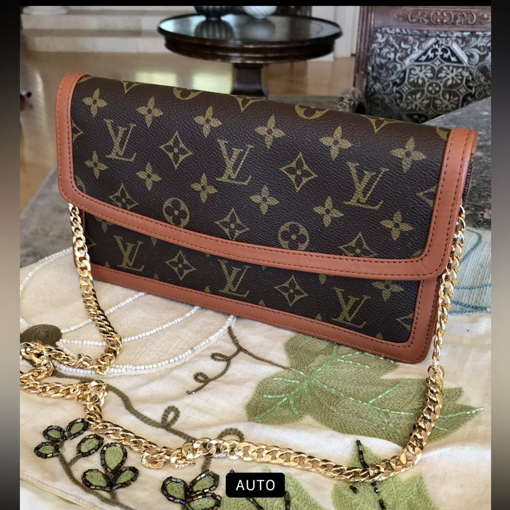 Vintage Louis Vuitton Monogram Dame Clutch